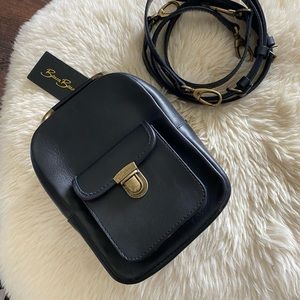 Beara Beara YOYO small leather zip backpack